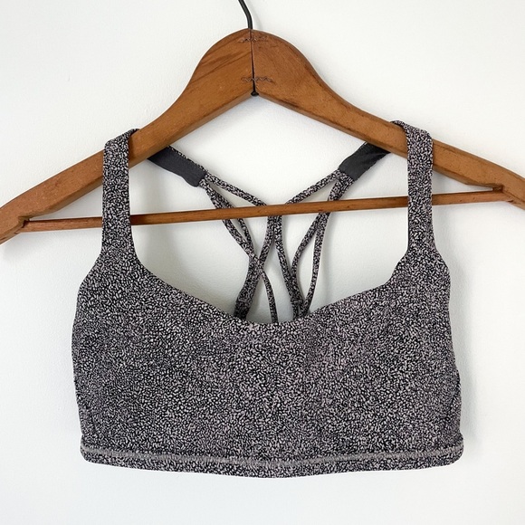 Lululemon Free To Be Zen Bra size 6
Sea Spray Alpine White Dark Chrome - Picture 4 of 6